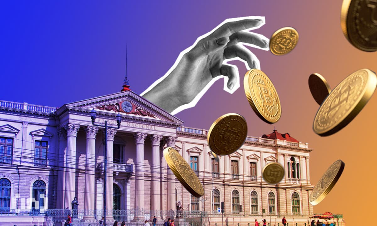 Experto destaca que impuesto a las remesas fomentaría envíos mediante criptomonedas en El Salvador