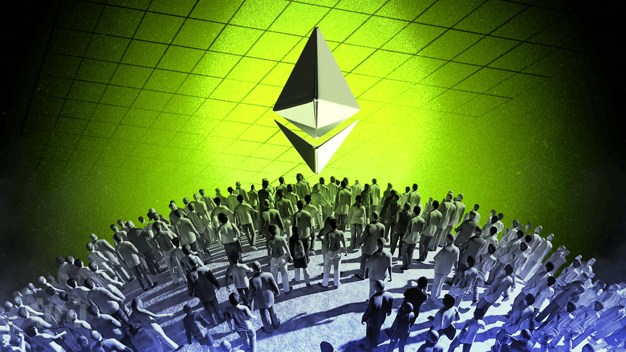 Staking de Ethereum vs. Comprar NFT: ¿Cuál genera más rendimiento?
