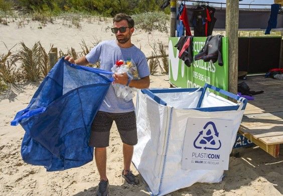 Plasticoin reciclaje playas Uruguay