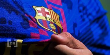 Socios.com elegirá a holders de fan tokens para jugar en el Camp Nou con Samuel Eto’o