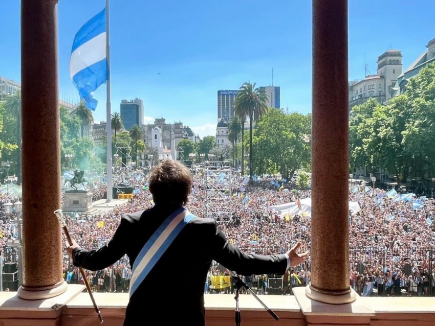 Javier Milei asume como presidente de Argentina